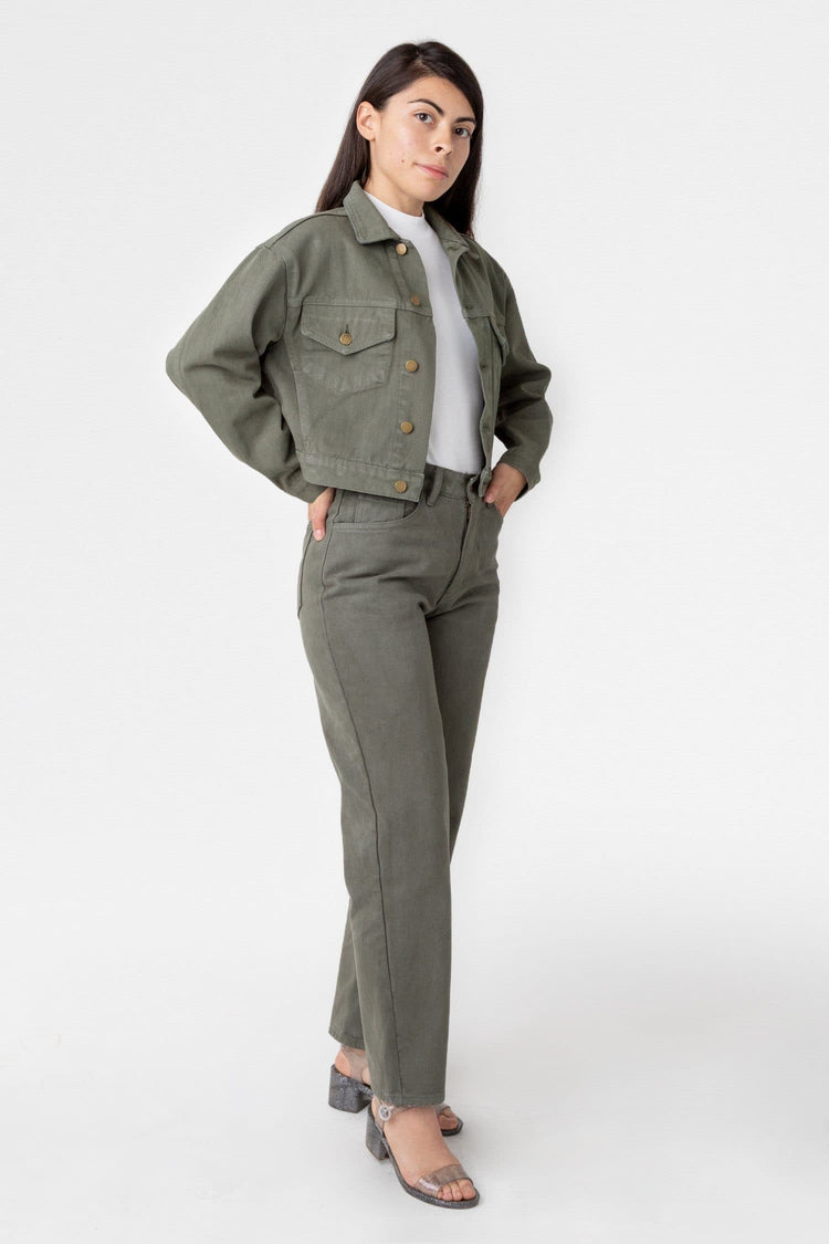 Thalia is 5'5 wearing size 27/28