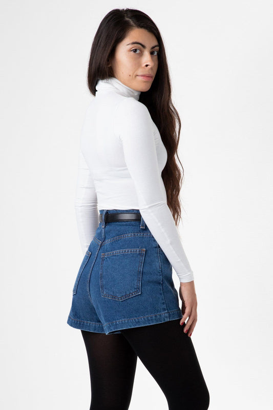 Thalia is 5'5 wearing size 26