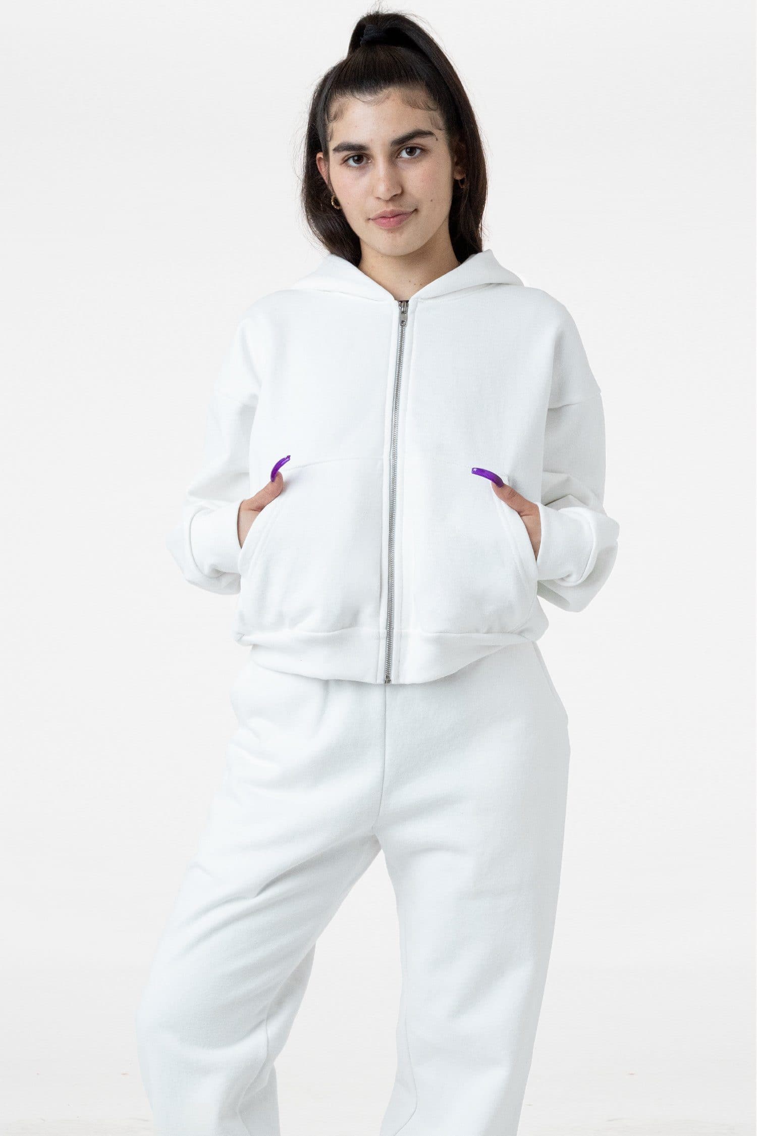 Edie is 5'1 wearing size S/M