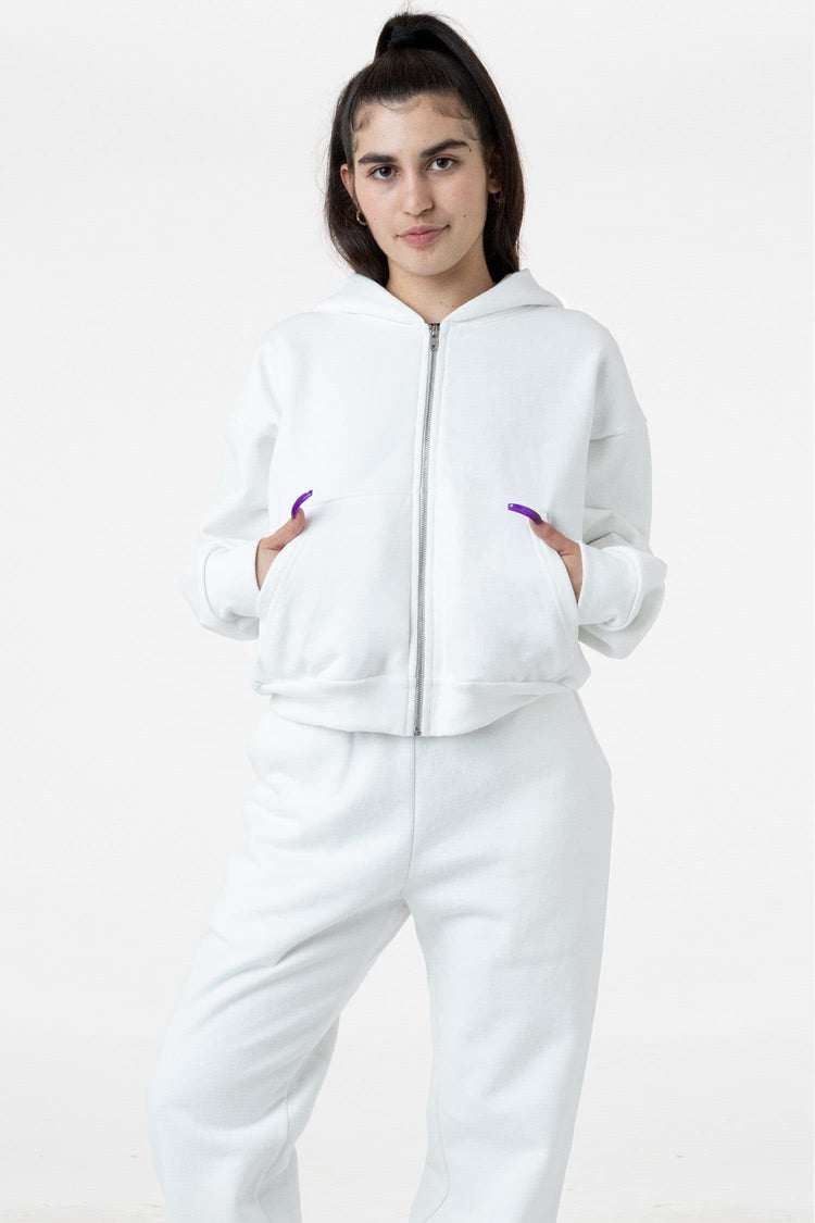 Edie is 5'1 wearing size S/M