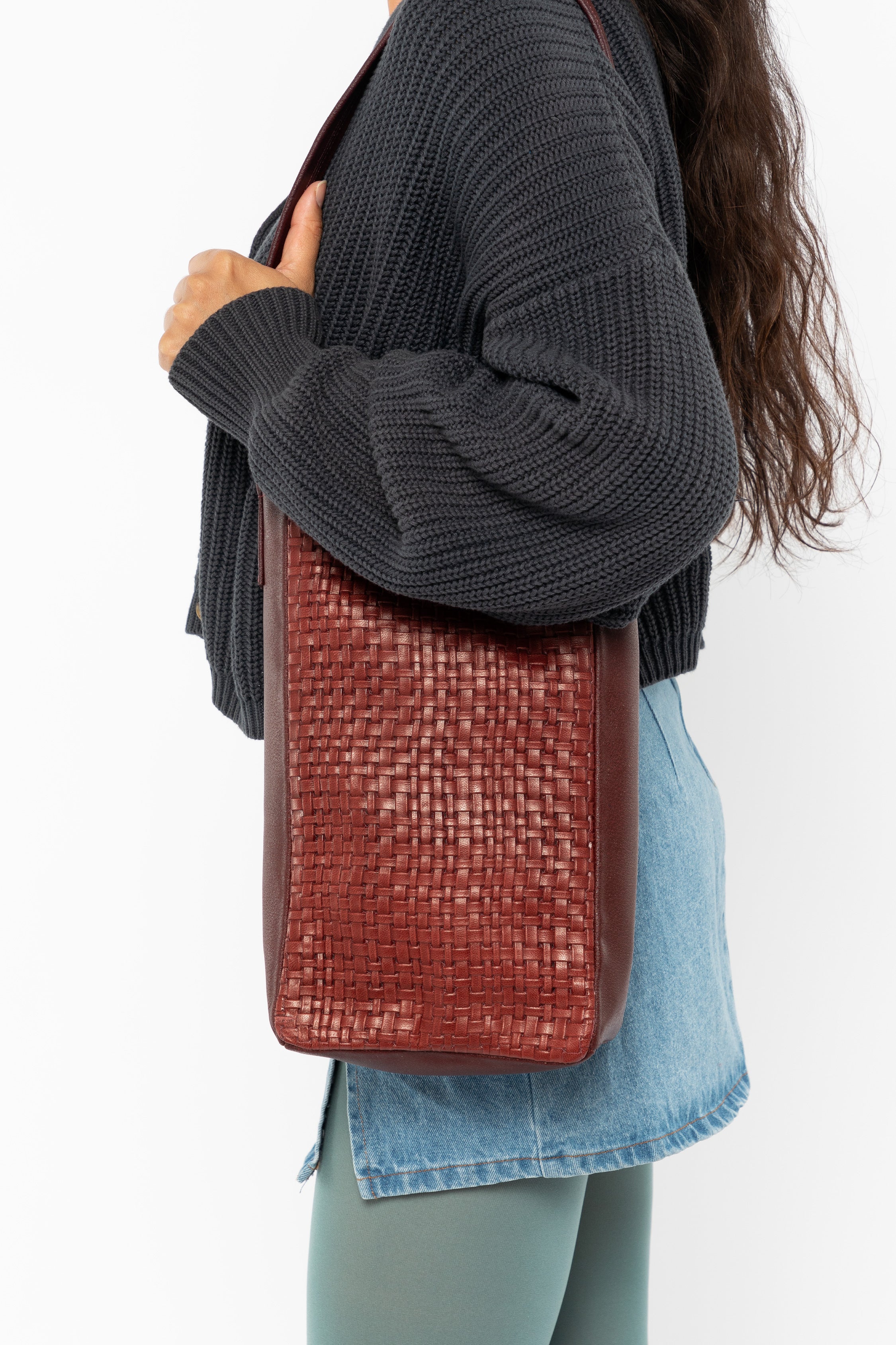 Slim tote deals