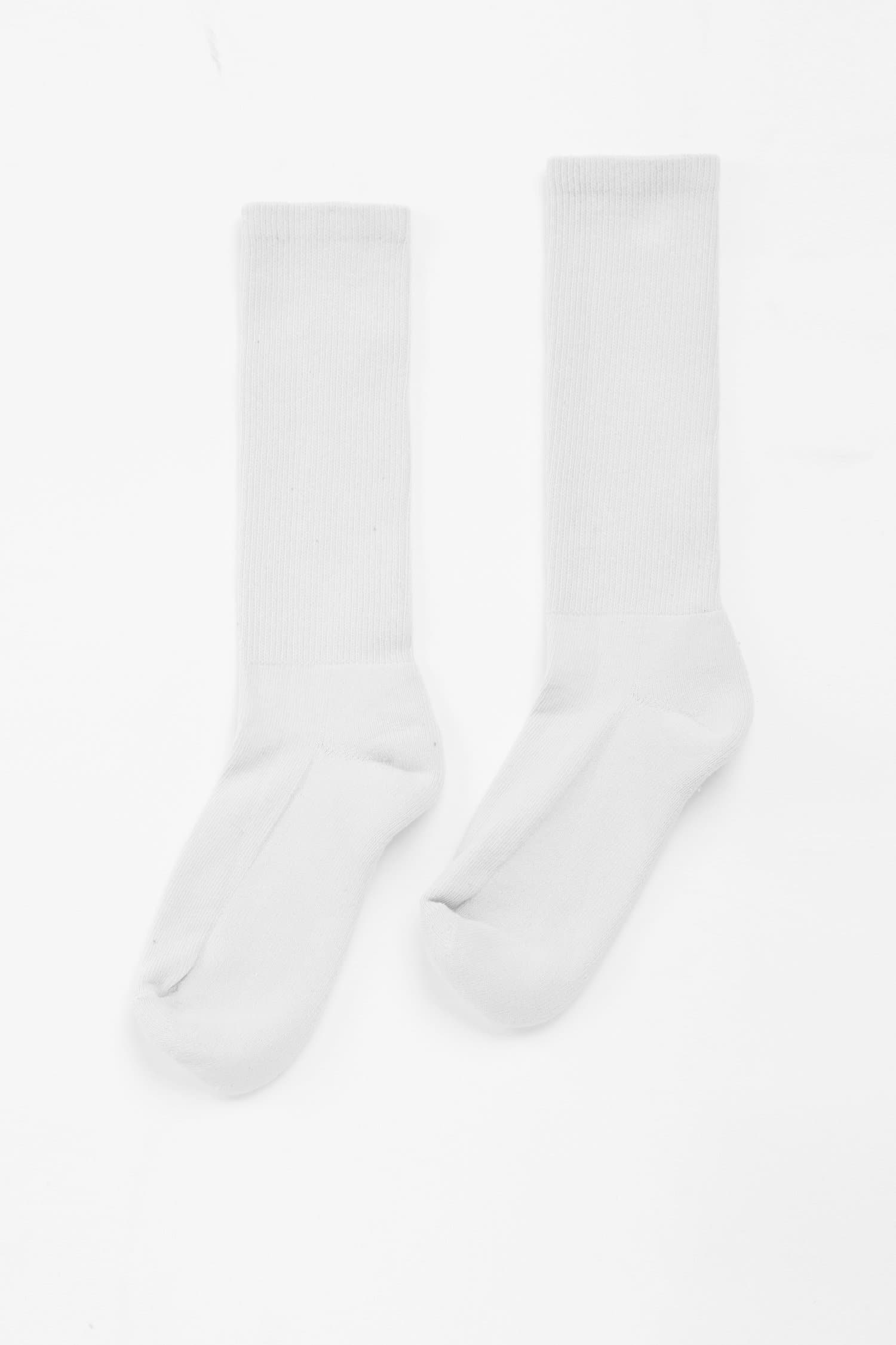  Aluo Socks Unisex Adult Sockshosiery Dye Letter V Designer Socks  Fashion Trend Hip Hop Socks (White),One Size : Clothing, Shoes & Jewelry